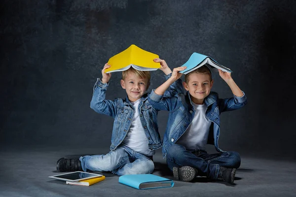 Grupp av barn Studio konceptet — Stockfoto