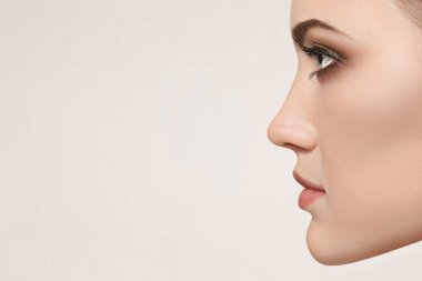 Güzel kız yüzü. Mükemmel cilt