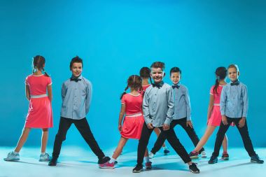 Çocuklar dans okulu, bale, hiphop, sokak, funky ve modern dansçılar