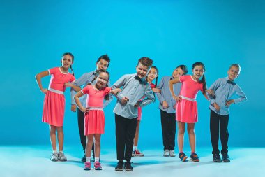 Çocuklar dans okulu, bale, hiphop, sokak, funky ve modern dansçılar