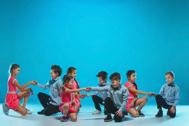 Çocuklar dans okulu, bale, hiphop, sokak, funky ve modern dansçılar