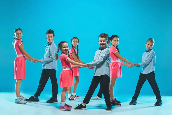 Çocuklar dans okulu, bale, hiphop, sokak, funky ve modern dansçılar