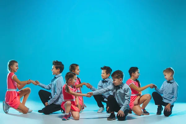 Szkoła tańca dla dzieci, balet, hiphop, tancerze street, funky i nowoczesne — Zdjęcie stockowe