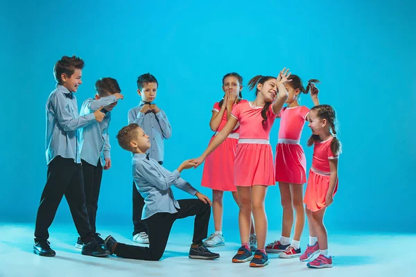 Çocuklar dans okulu, bale, hiphop, sokak, funky ve modern dansçılar