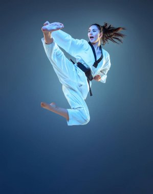 Siyah kuşak karate kızla