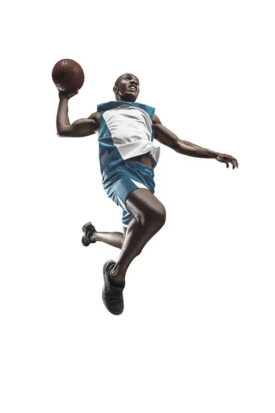 전체 길이 공을 농구 선수의 초상화 — 스톡 사진