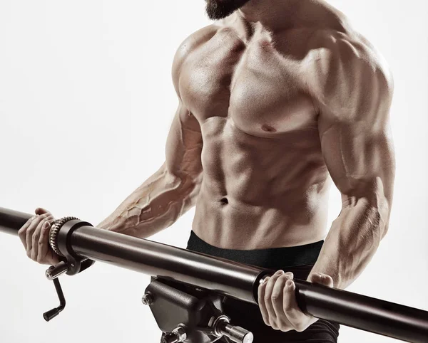 Ćwiczenia na triceps na siłowni — Zdjęcie stockowe