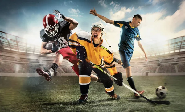 Мульти спортивный коллаж о хоккее, футболе и американском футболе кричащих игроков на стадионе — стоковое фото