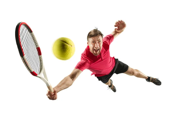 Un uomo caucasico che gioca a tennis isolato su sfondo bianco — Foto Stock