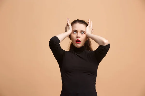 Beautiful woman in stress isolated on pastel — Stock Photo, Image