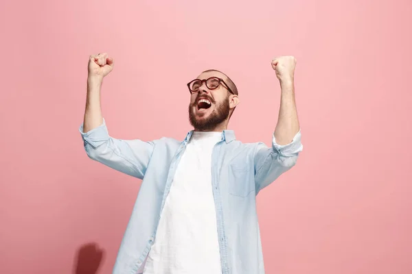 Vinner suksess mann lykkelig feirer å være en vinner. Dynamisk energetisk bilde av mannlig modell – stockfoto