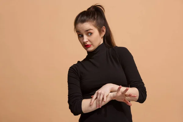 Young woman with disgusted expression repulsing something, isolated on the pastel — Stock Photo, Image