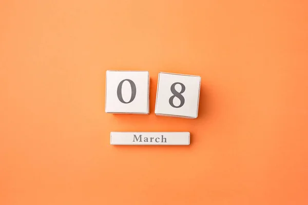 Lihat dari atas dengan ruang fotokopi. Latar belakang untuk hari wanita, 8 Maret. Tabel oranye . — Stok Foto