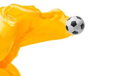 Futbol topu ve pürüzsüz zarif şeffaf sarı bez izole veya beyaz stüdyo arka plan üzerinde ayrılmış.