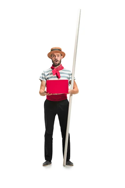 Homme caucasien en costume de gondolier traditionnel et chapeau — Photo