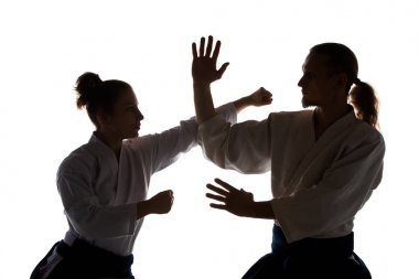 Erkek ve kadın, dövüş sanatları okulu Aikido eğitimi mücadele