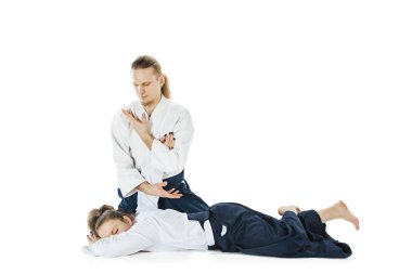 Erkek ve kadın, dövüş sanatları okulu Aikido eğitimi mücadele