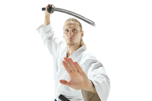 El joven está entrenando a Aikido en el estudio. —  Fotos de Stock