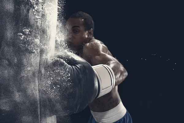 Entraînement de boxe et sac de boxe — Photo