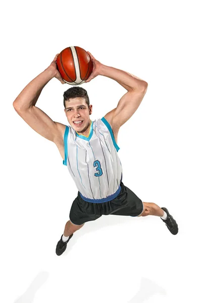 Retrato de comprimento total de um jogador de basquete com bola — Fotografia de Stock