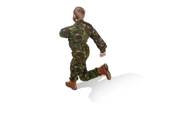Voják armády kamufláž uniformě izolované na bílém — Stock fotografie