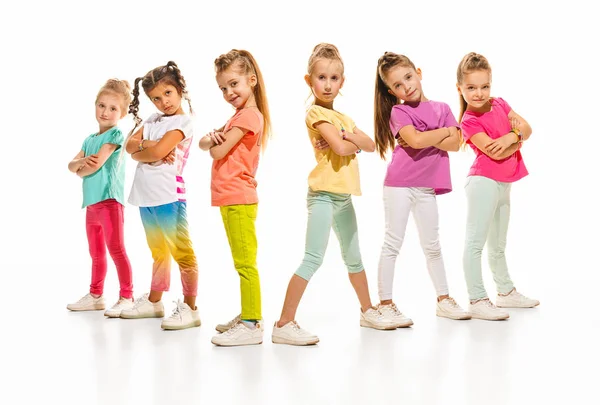 Los niños bailan escuela, ballet, hiphop, street, funky y bailarines modernos — Foto de Stock