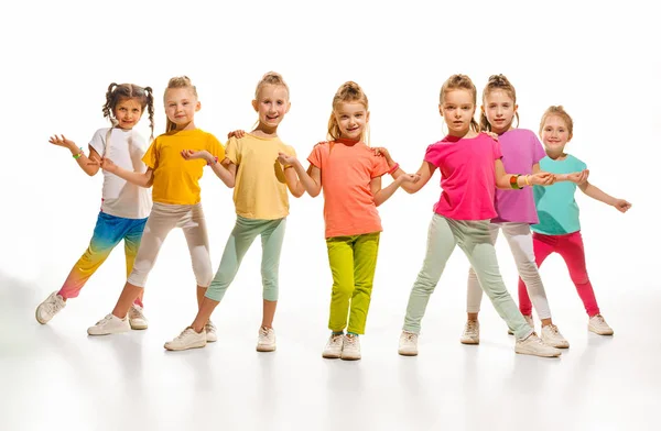 Kindertanzschule, Ballett, HipHop, Street, flippige und moderne Tänzer — Stockfoto