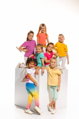 Çocuklar dans okulu, bale, hiphop, sokak, funky ve modern dansçılar