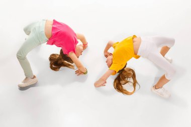 Çocuklar dans okulu, bale, hiphop, sokak, funky ve modern dansçılar