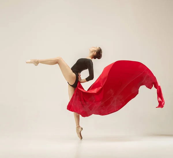 Moderní Balet Zachycovací Bílém Studio Pozadí Výkonu Baletka Nebo Žena — Stock fotografie