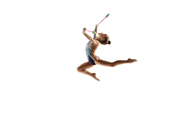 白色工作室背景下孤立的小柔韧女体操运动员 — 图库照片