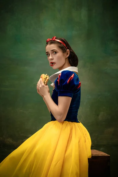 Jovem dançarina de balé como uma Branca de Neve, contos de fadas modernos — Fotografia de Stock