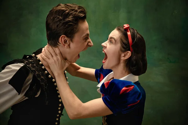 Penari balet muda sebagai Snow Whites karakter dalam cerita modern hutan — Stok Foto