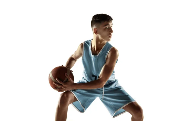 若いですバスケットボール選手の完全な長さの肖像画ボール — ストック写真