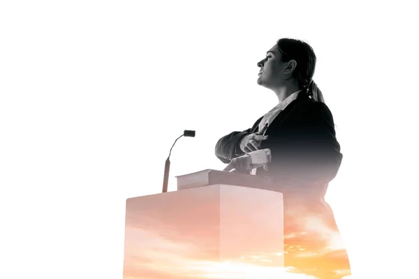 Спикер, тренер или председатель во время речи политика на белом фоне — стоковое фото