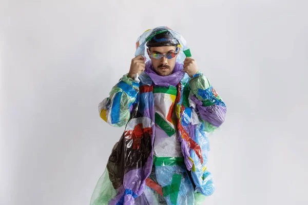 Ropa hecha de plastico hotsell