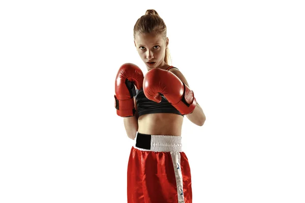 Mladá žena kickbox bojovník trénink izolované na bílém pozadí — Stock fotografie