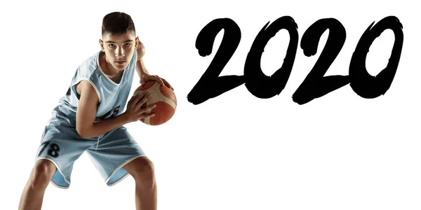 Ganzkörperporträt eines jungen Basketballspielers mit Ball, Treffen 2020 — Stockfoto