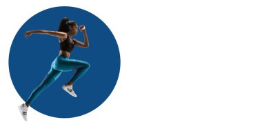 Beyaz arka planda sporcu kadın eğitimi, ilanın için el ilanı.