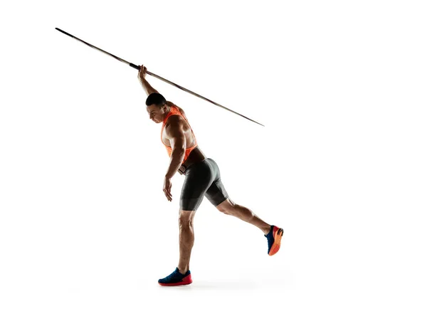 Man atleet oefenen in het gooien van speer geïsoleerd op witte studio achtergrond — Stockfoto