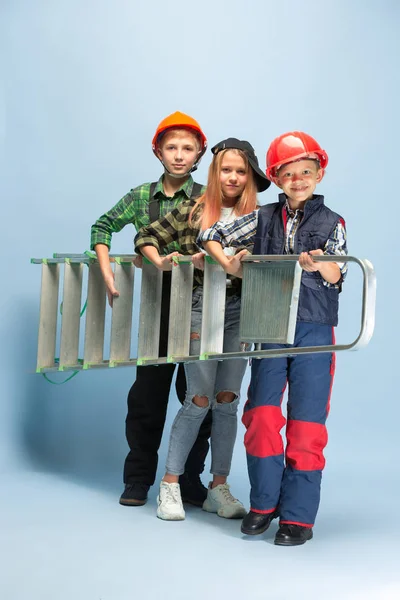 Kids dreaming about future profession of engineer — Stockfoto