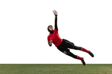 Arap bayan futbolcu ya da futbolcu, beyaz stüdyo arka planında kaleci
