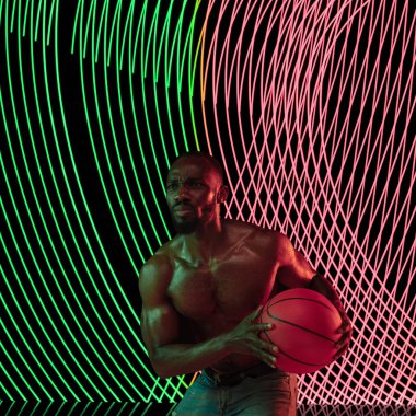 Karanlık neon ışıklı arka planda yaratıcı spor ve neon dalgaları