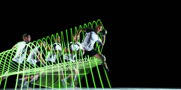 Творческий спорт и неоновые волны на темно-неоновом фоне освещенной линии — стоковое фото