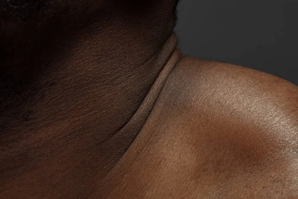 Texture of human skin. Close up of african-american male body — 图库照片