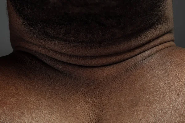 Texture of human skin. Close up of african-american male body — 图库照片