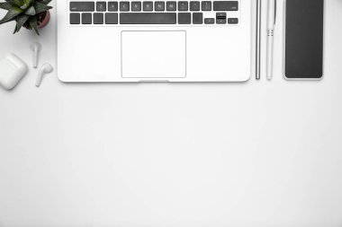 Düz yat, maket yap. Kadınsı ev ofis çalışma alanı, kopyalanma alanı