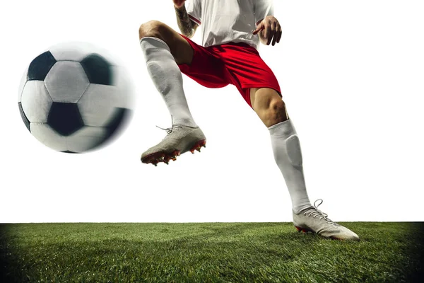 Jugador de fútbol o fútbol sobre fondo blanco - movimiento, acción, concepto de actividad —  Fotos de Stock