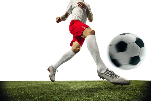 Labdarúgás vagy focista fehér háttérrel - mozgás, akció, tevékenység koncepció — Stock Fotó