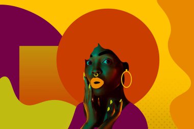 Parlak renkli tasarımı olan güzel bir genç kadının portresi.